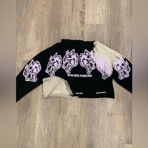 Hooded WOLVES crop top